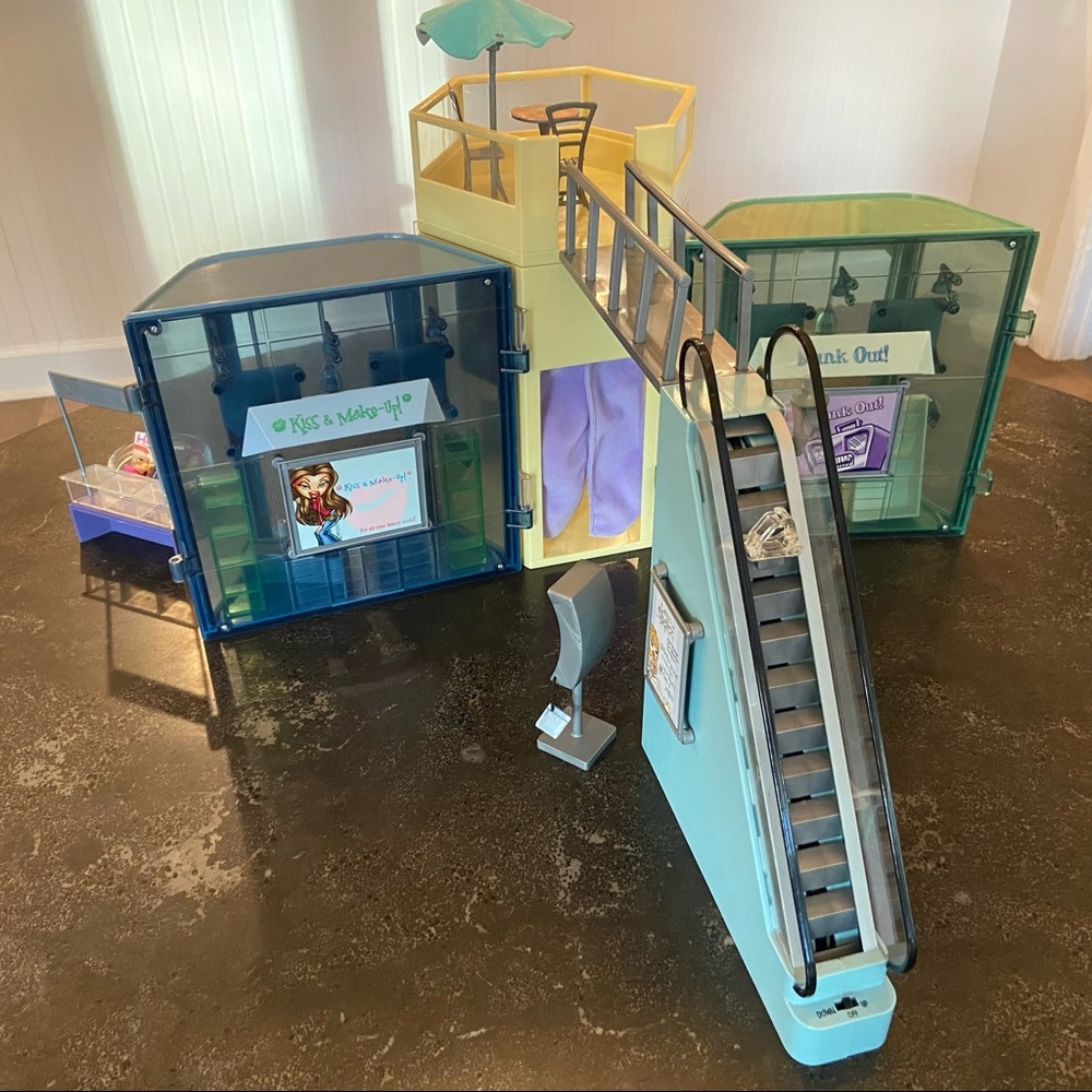 Lil’ Bratz Mall